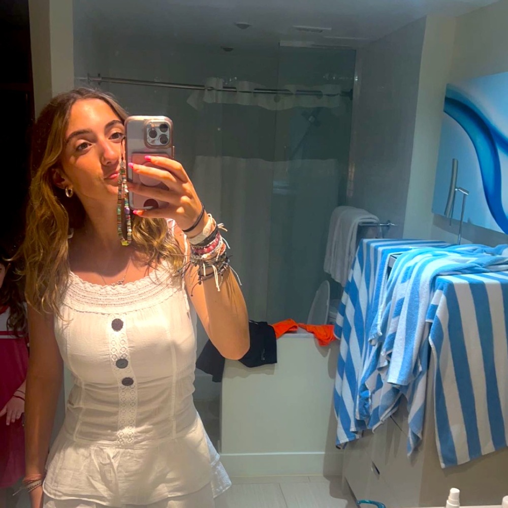 Meet your Posher, Bella